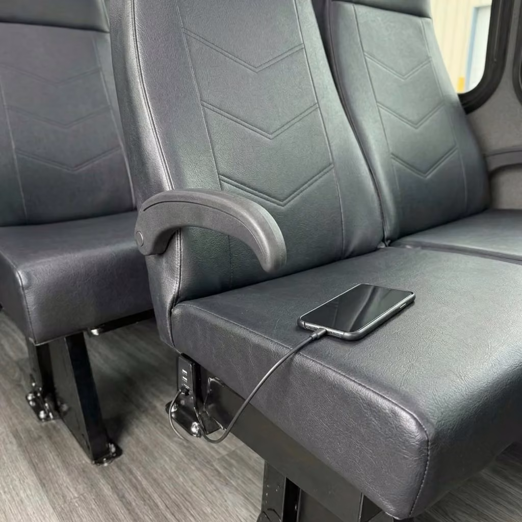 sheboygan 15 passenger minibus usb charging