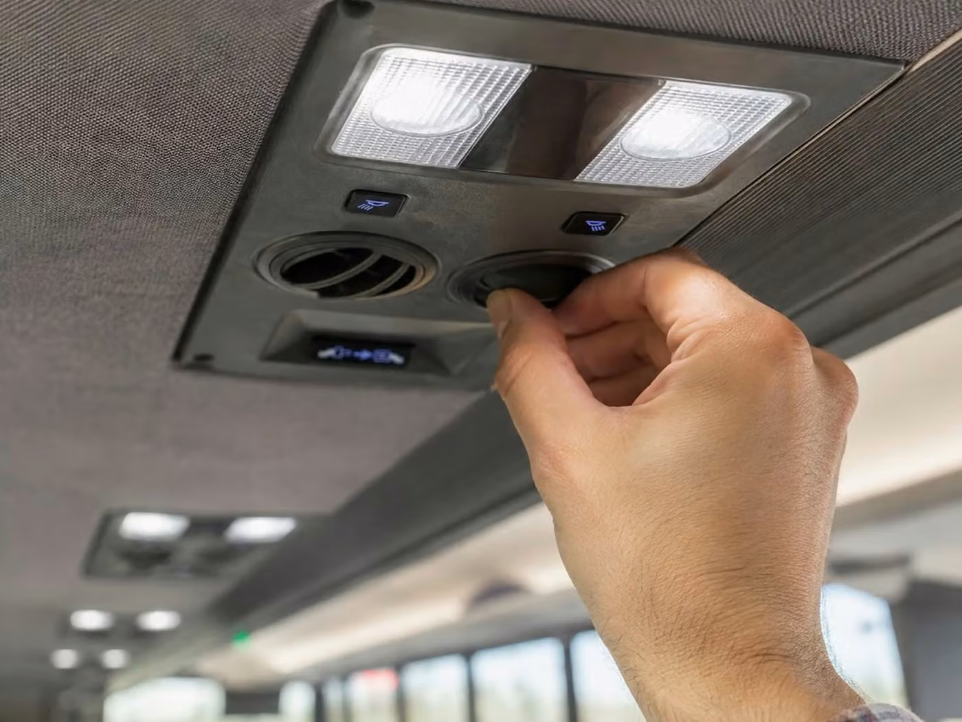 sheboygan 28 passenger minibus air conditioning