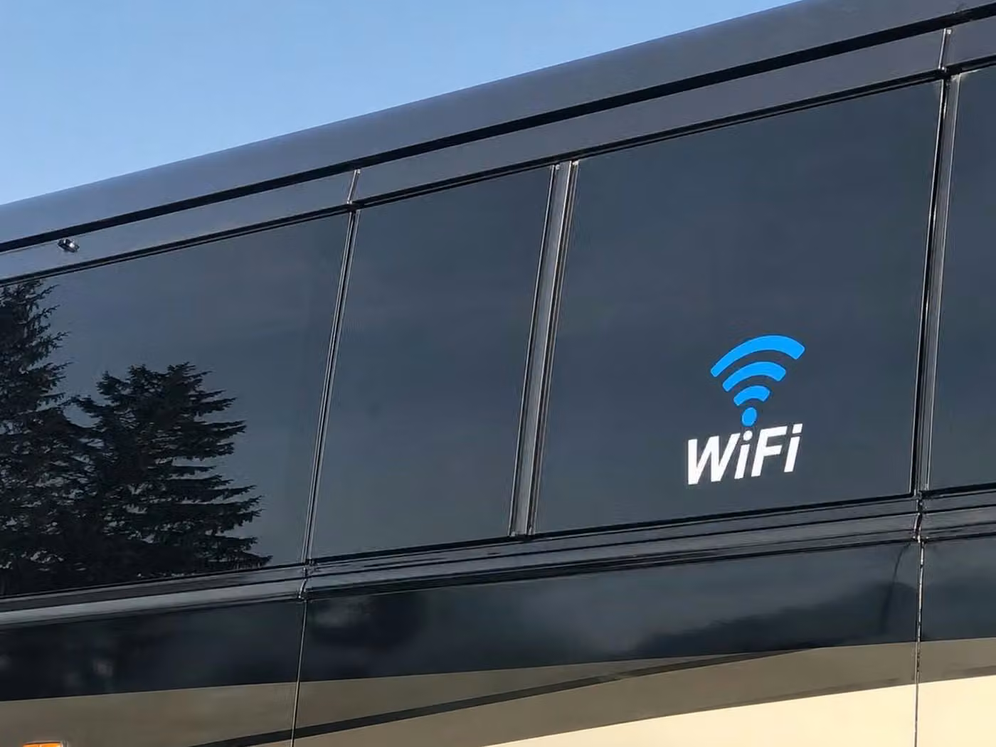 sheboygan 30 passenger minibus wifi